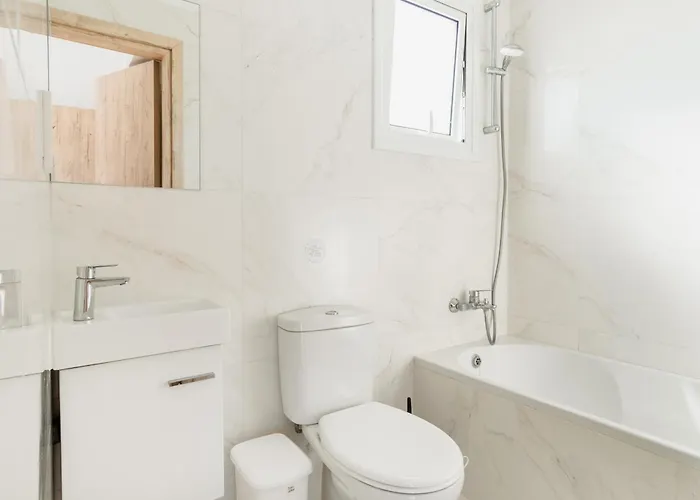 Sanders White Mountains Pool