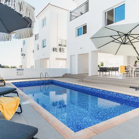 Sanders White Mountains Pool * Paphos