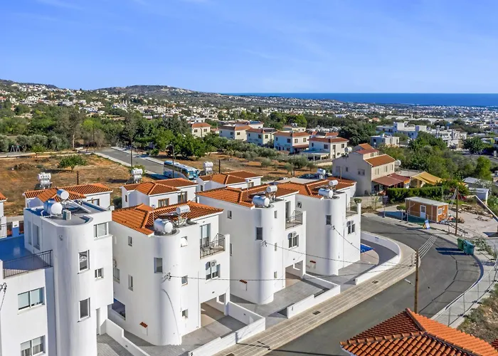 Sanders White Mountains Pool * Paphos