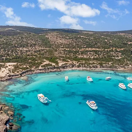 Sanders White Mountains Pool *