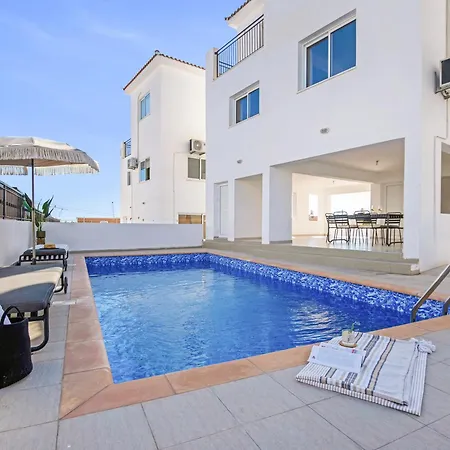 Sanders White Mountains Pool * Paphos