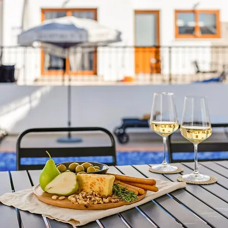 Sanders White Mountains Pool * Paphos