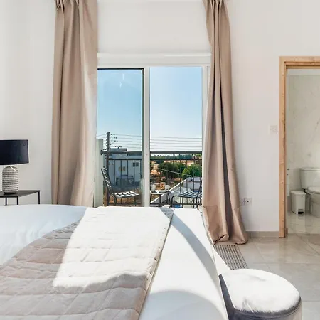 Sanders White Mountains Pool Paphos