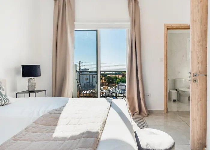 Sanders White Mountains Pool パ フォス